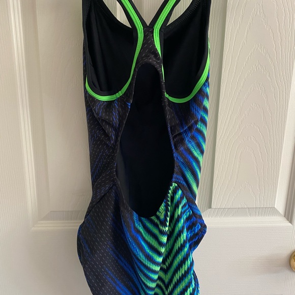 TYR One Piece Bathing Suit - Picture 2 of 4